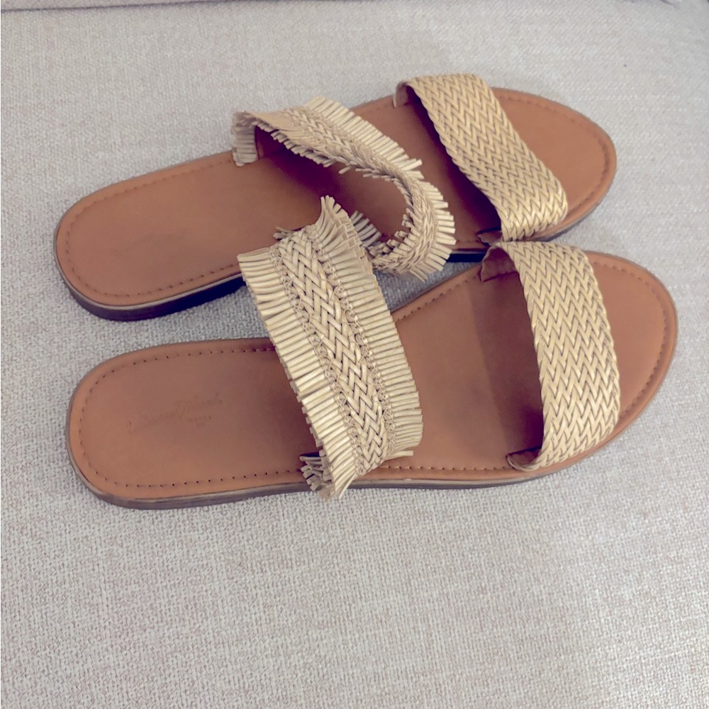 Universal Thread Sandals - Picture 2 of 4